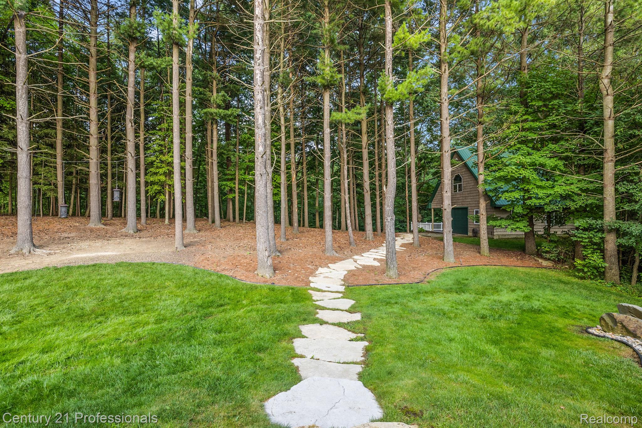 3318 CREEKVIEW Drive