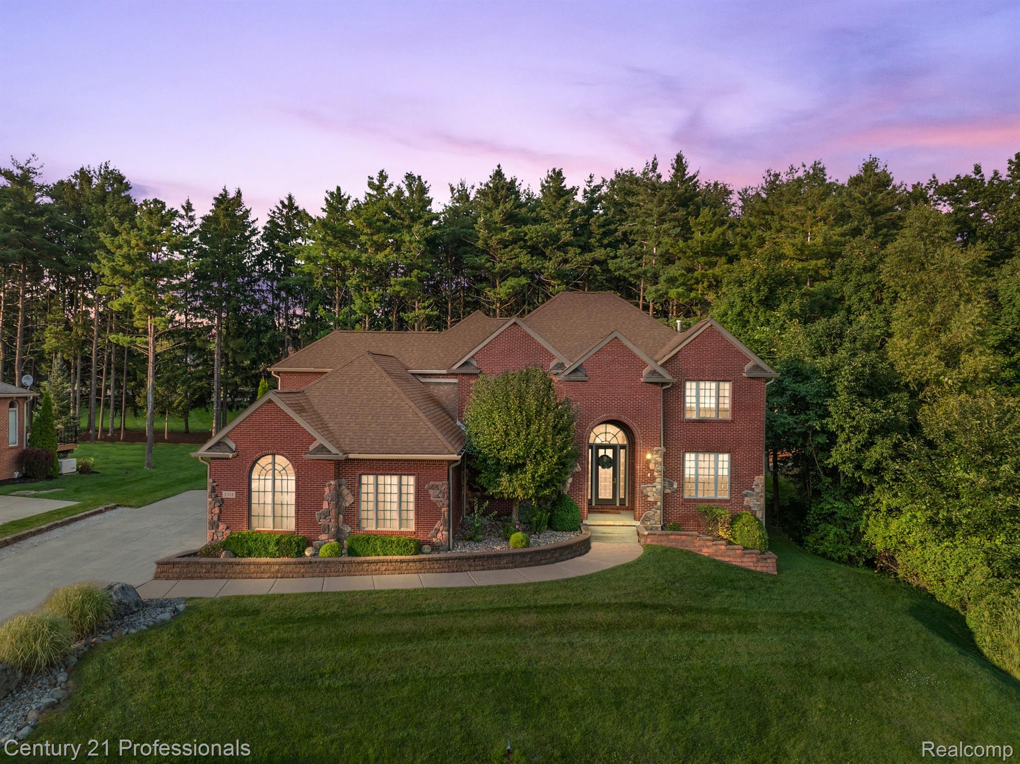 3318 CREEKVIEW Drive
