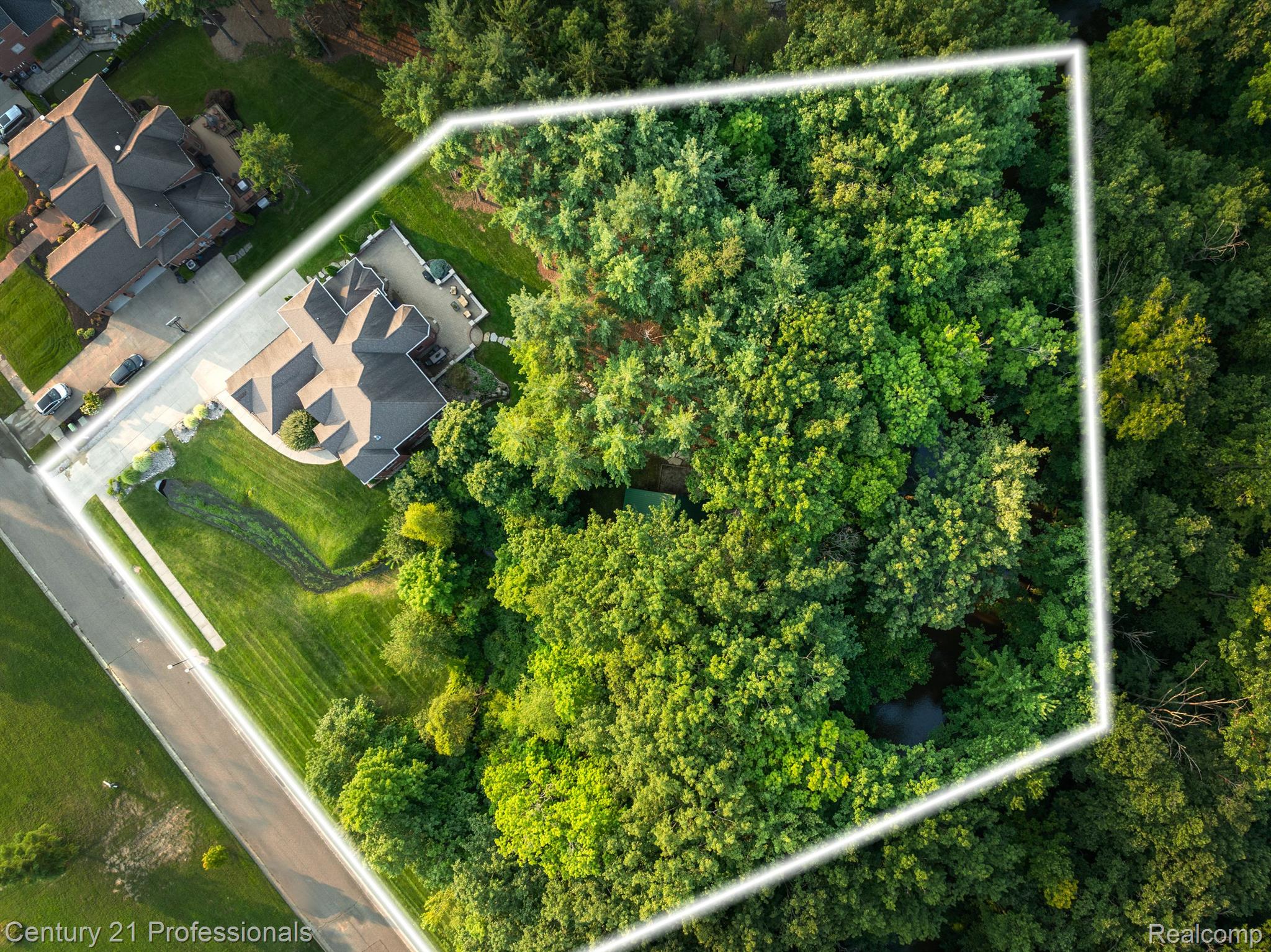 3318 CREEKVIEW Drive
