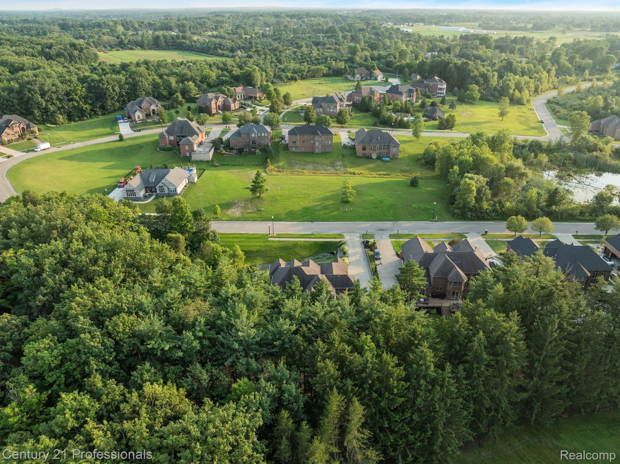 3318 CREEKVIEW Drive