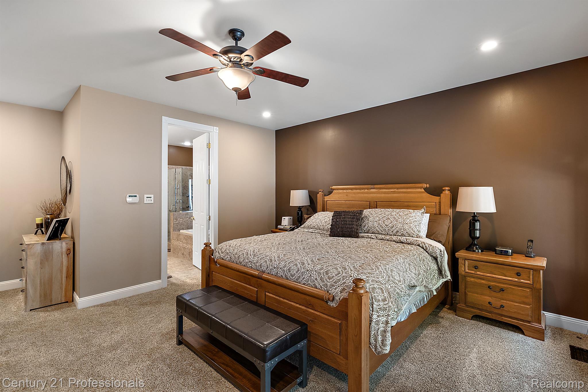 3318 CREEKVIEW Drive
