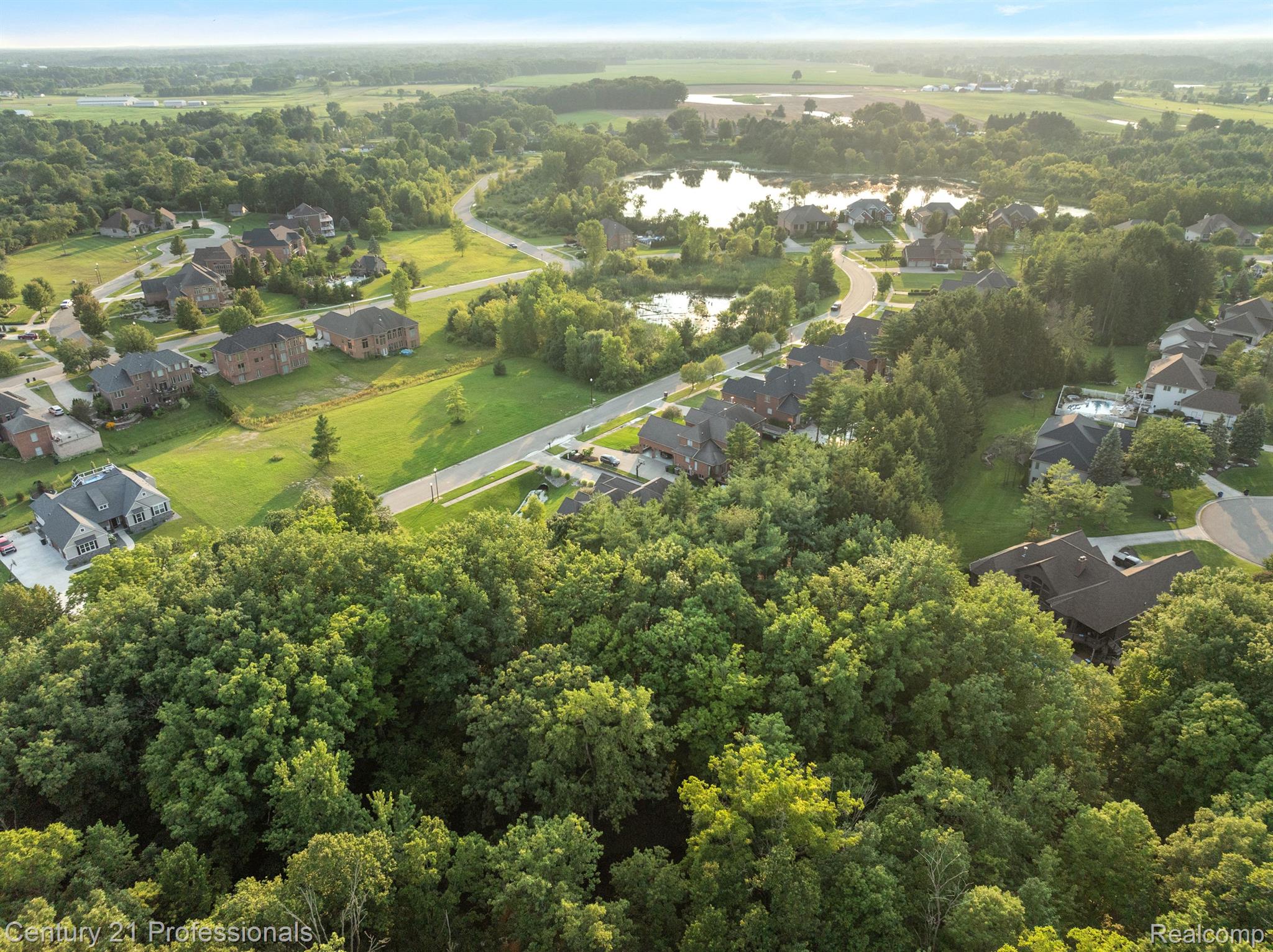 3318 CREEKVIEW Drive