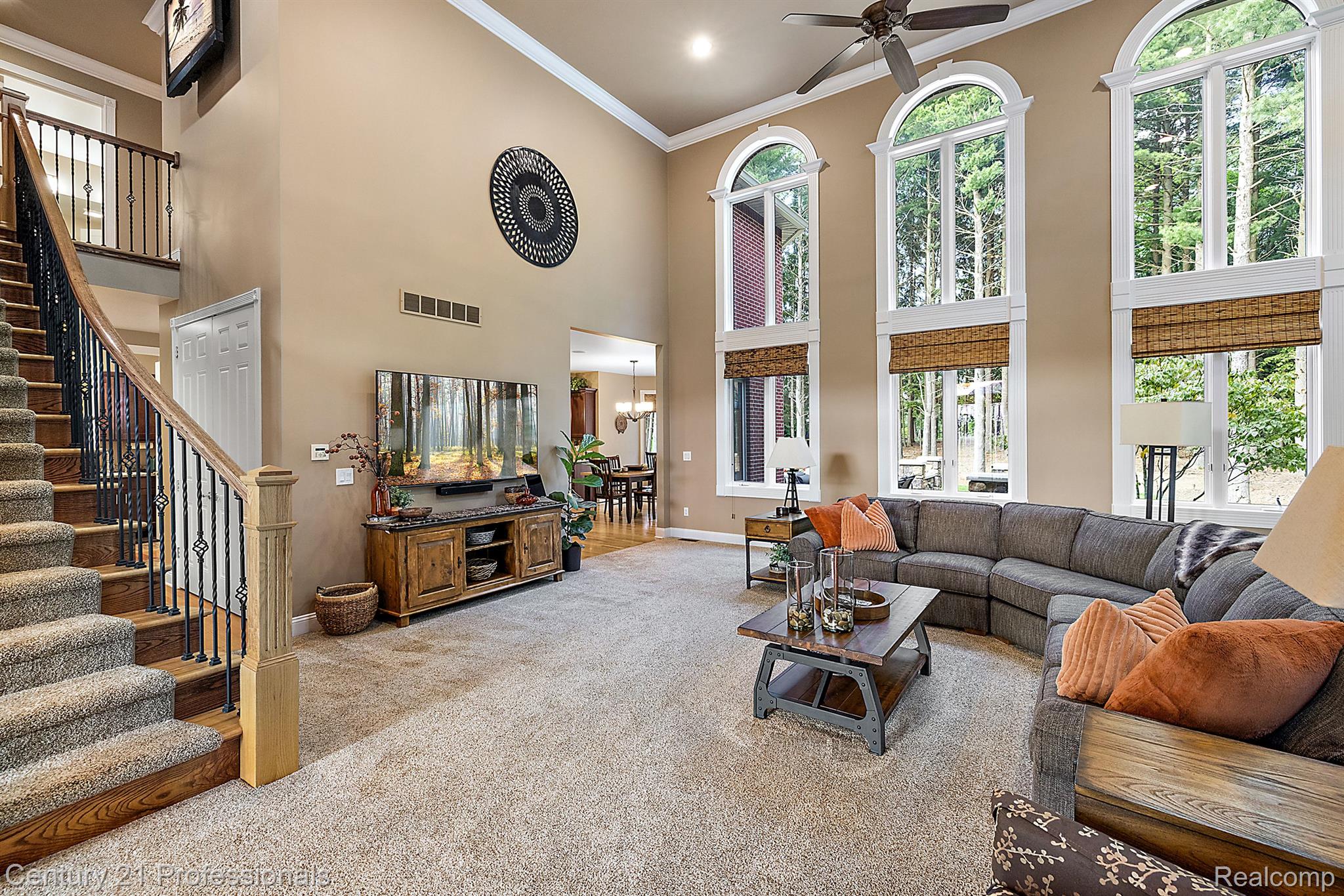 3318 CREEKVIEW Drive