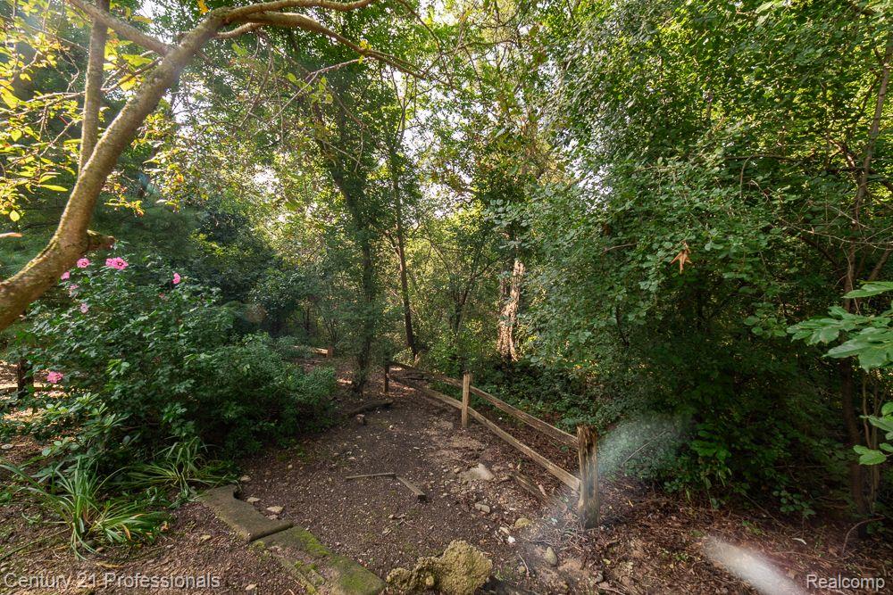 6464 WATERS EDGE Way