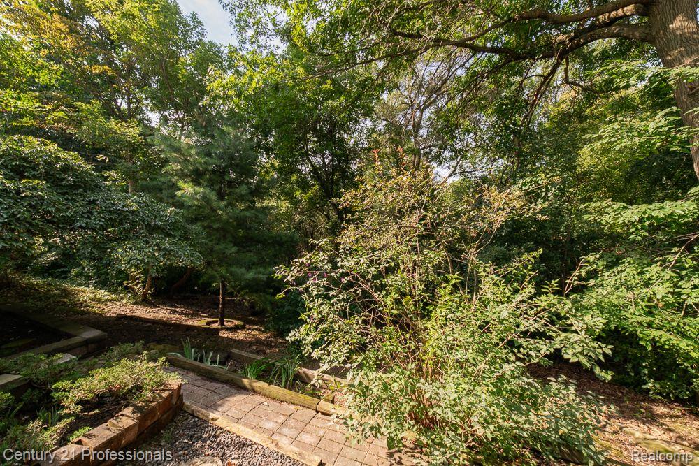 6464 WATERS EDGE Way