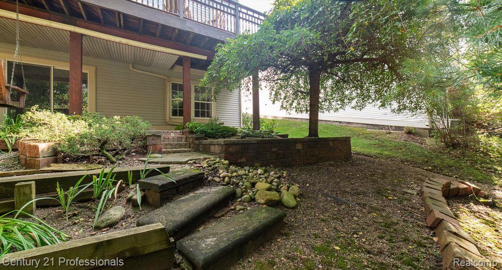 6464 WATERS EDGE Way