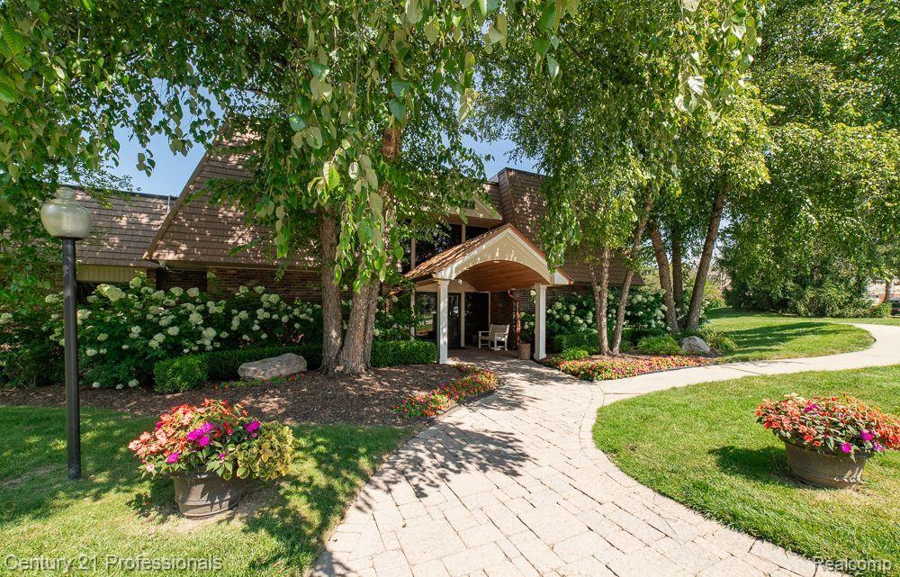 5395 BREEZE HILL