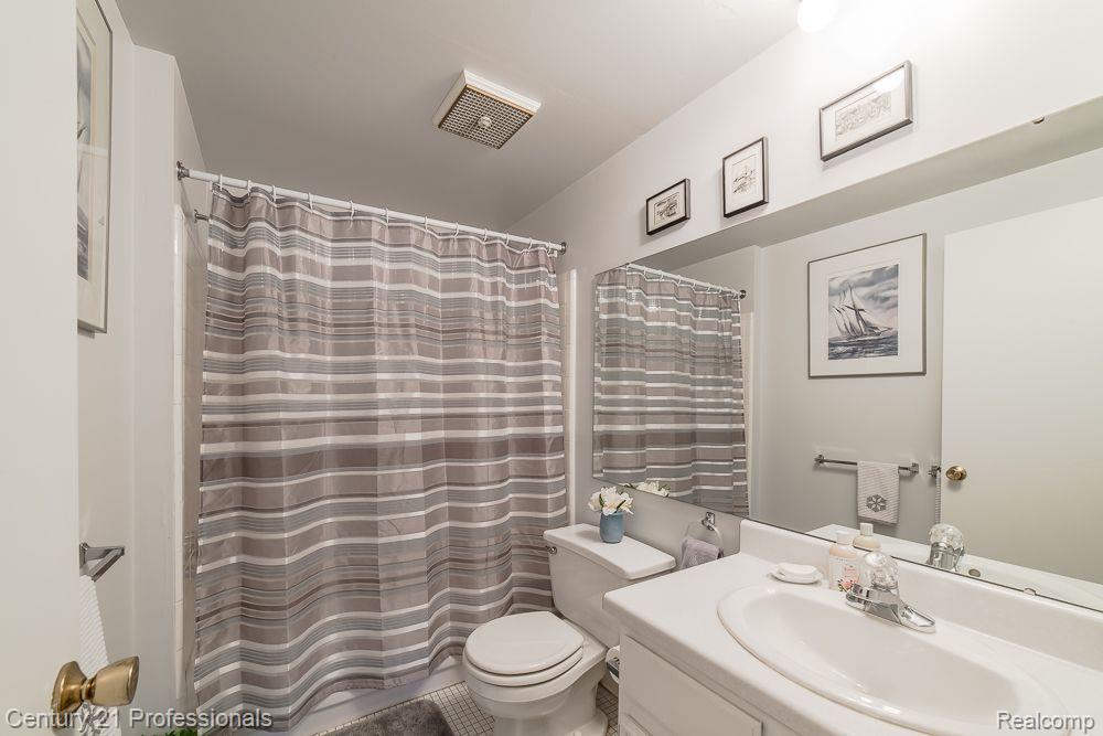 5395 BREEZE HILL
