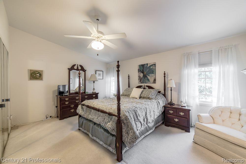 5395 BREEZE HILL