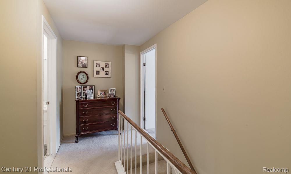 5395 BREEZE HILL