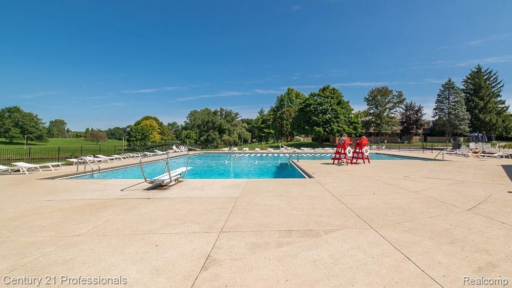 5395 BREEZE HILL