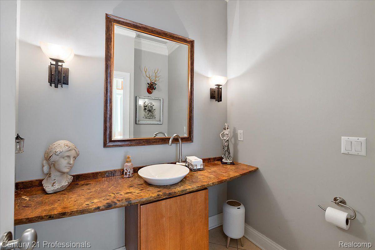 8309 HIGH MEADOW Trail