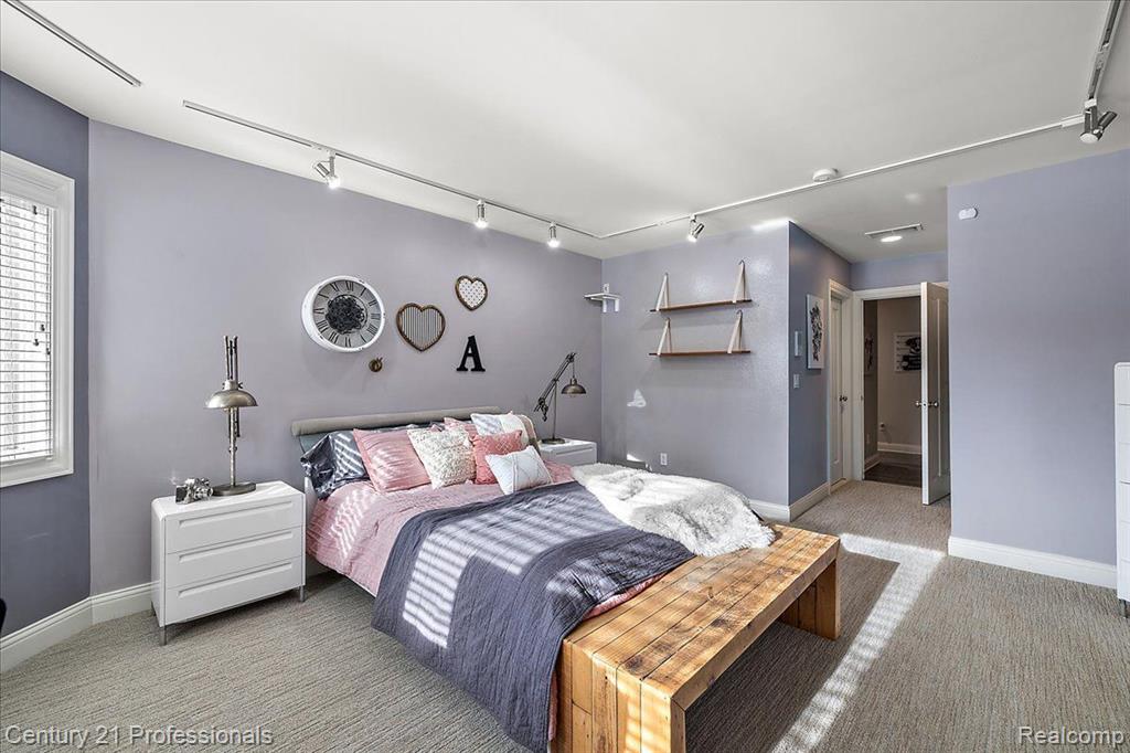 8309 HIGH MEADOW Trail