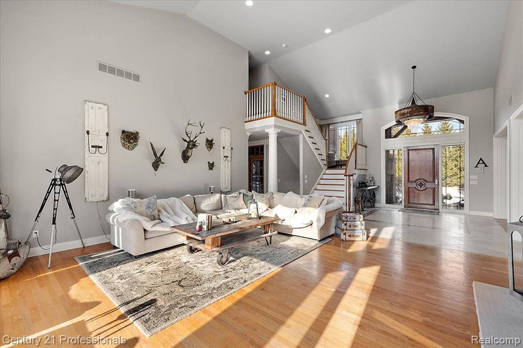 8309 HIGH MEADOW Trail