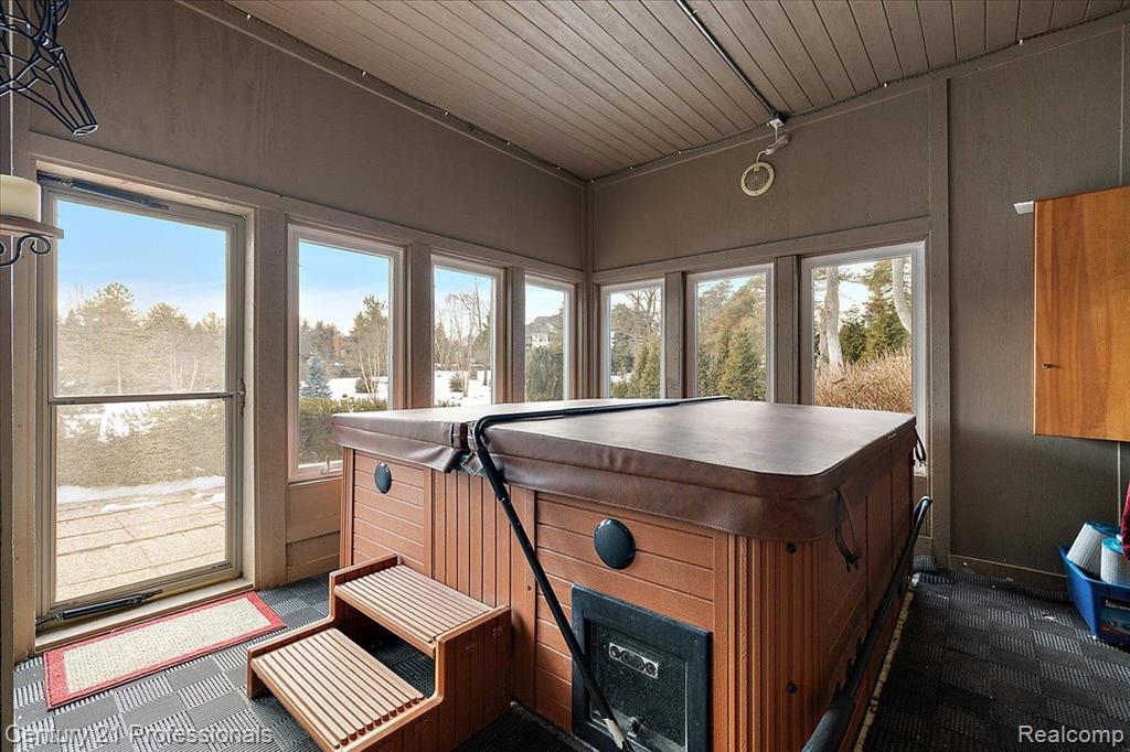 8309 HIGH MEADOW Trail