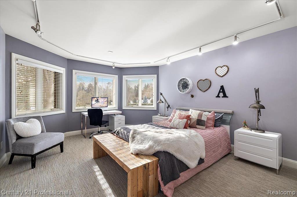 8309 HIGH MEADOW Trail
