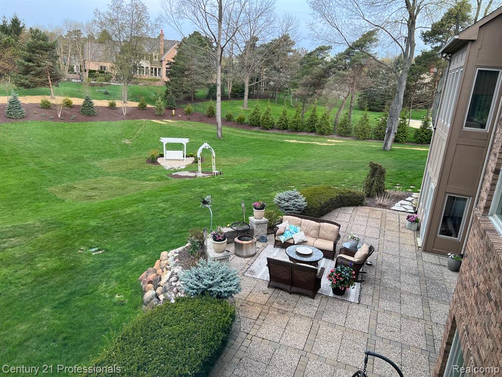 8309 HIGH MEADOW Trail
