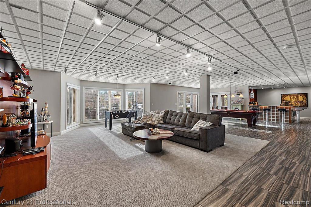 8309 HIGH MEADOW Trail