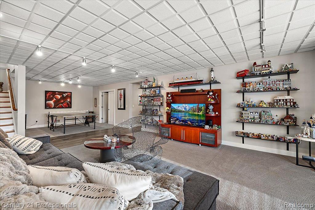 8309 HIGH MEADOW Trail