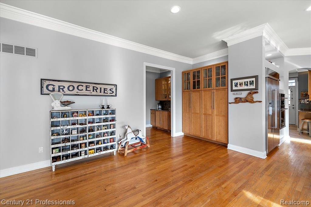 8309 HIGH MEADOW Trail
