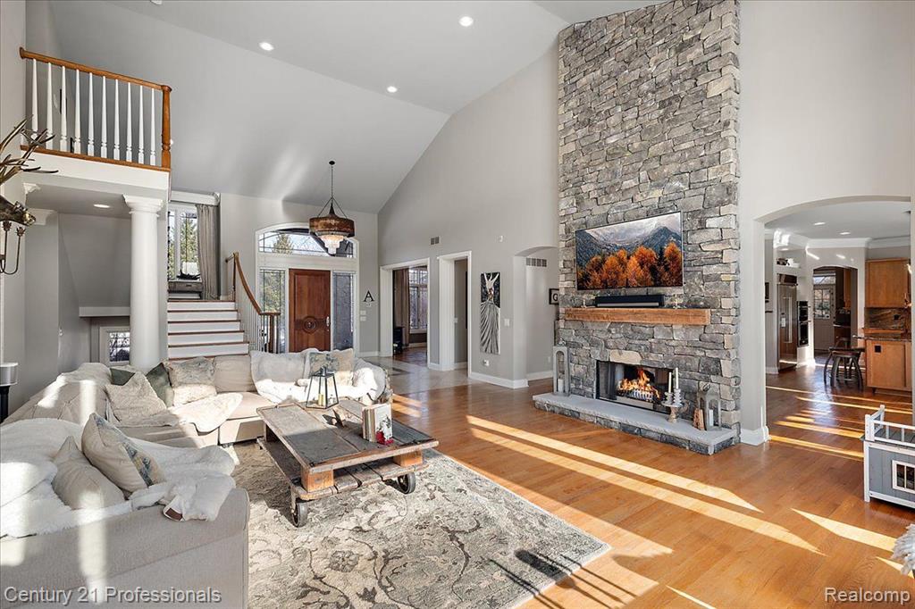 8309 HIGH MEADOW Trail