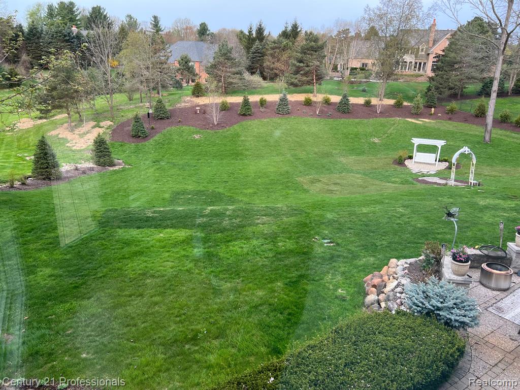 8309 HIGH MEADOW Trail