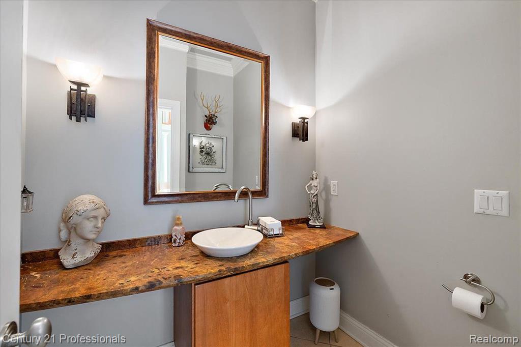 8309 HIGH MEADOW Trail