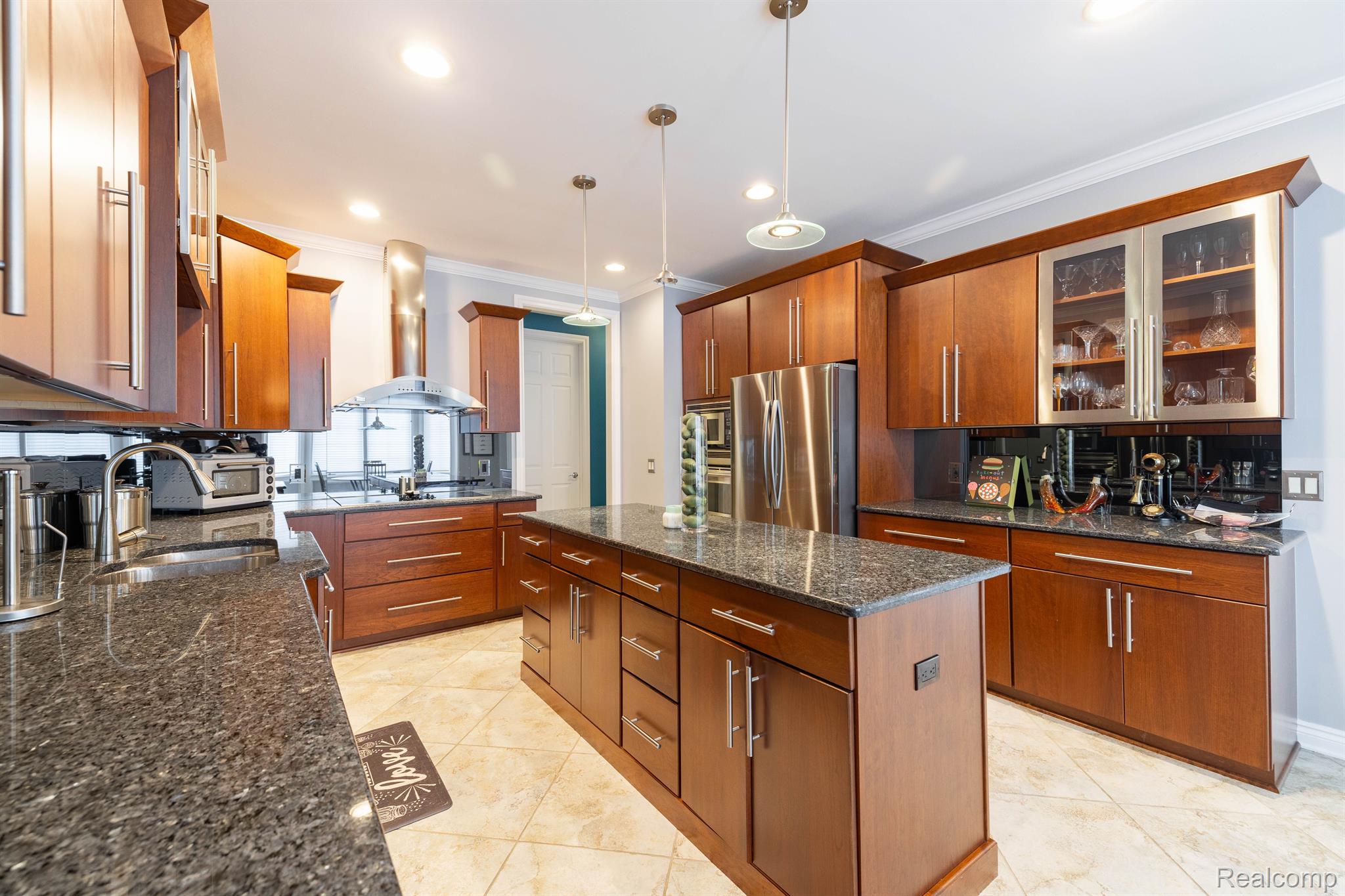 6458 ENCLAVE Drive
