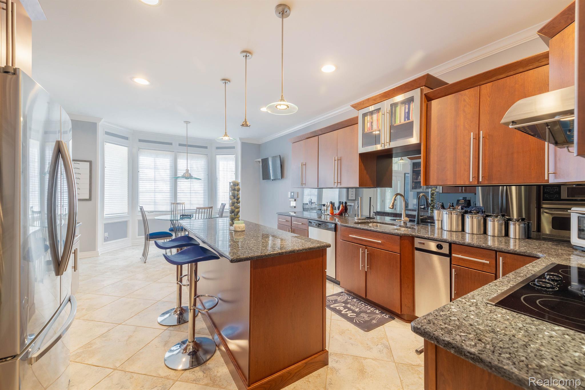 6458 ENCLAVE Drive