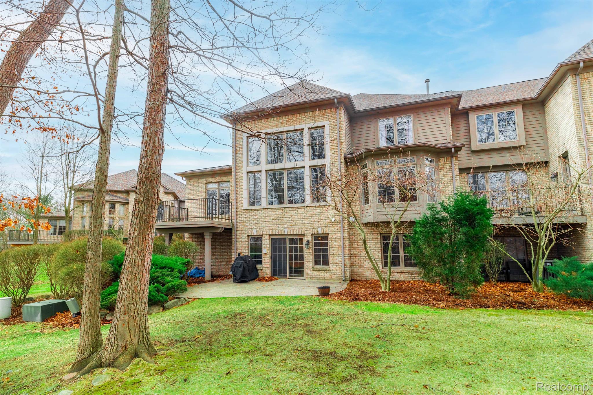 6458 ENCLAVE Drive