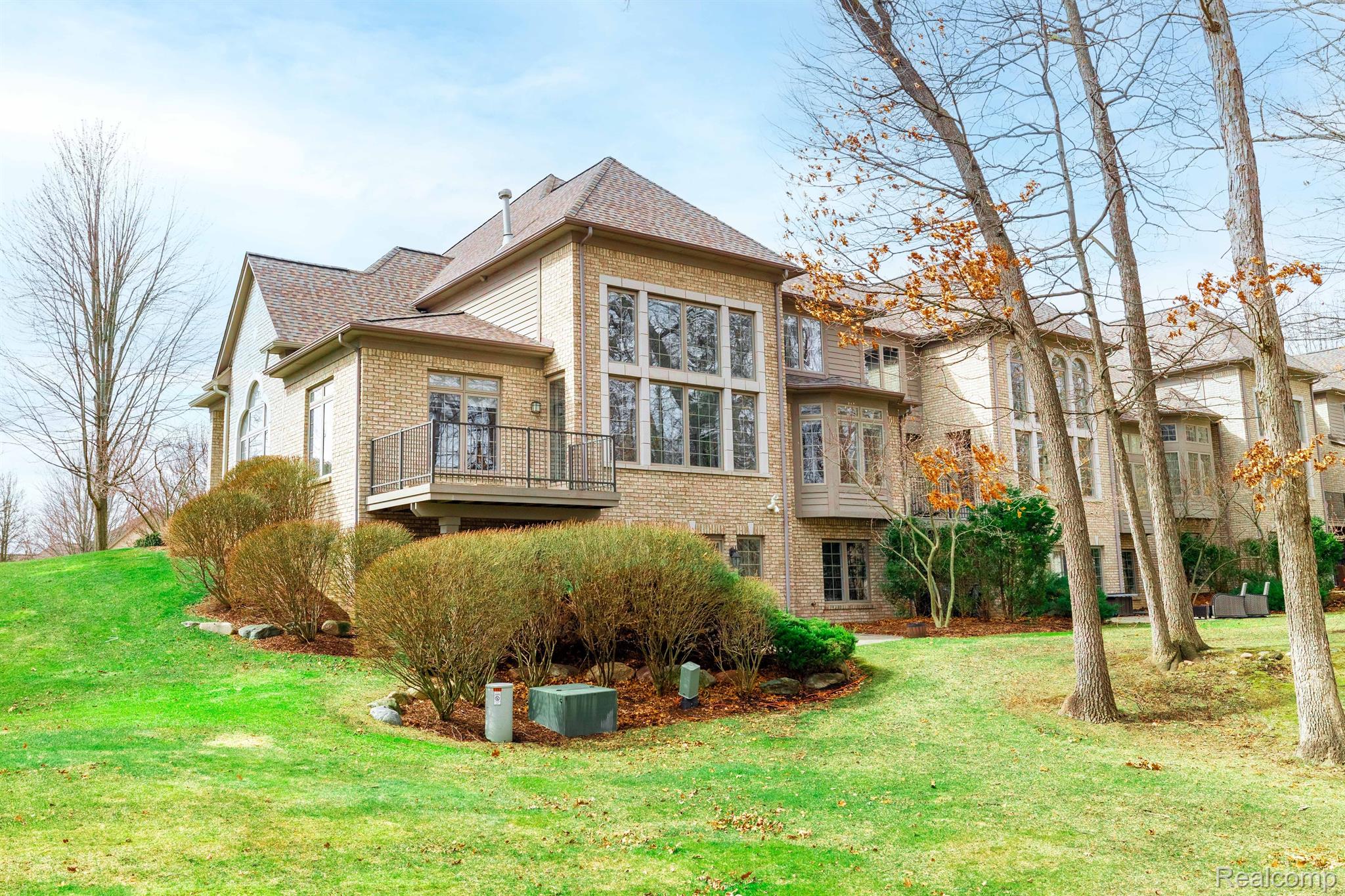 6458 ENCLAVE Drive