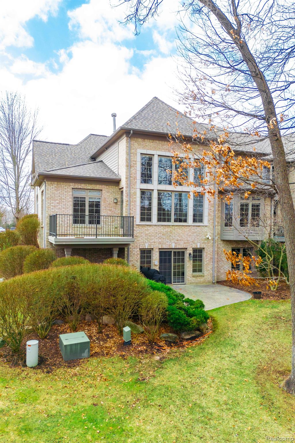 6458 ENCLAVE Drive