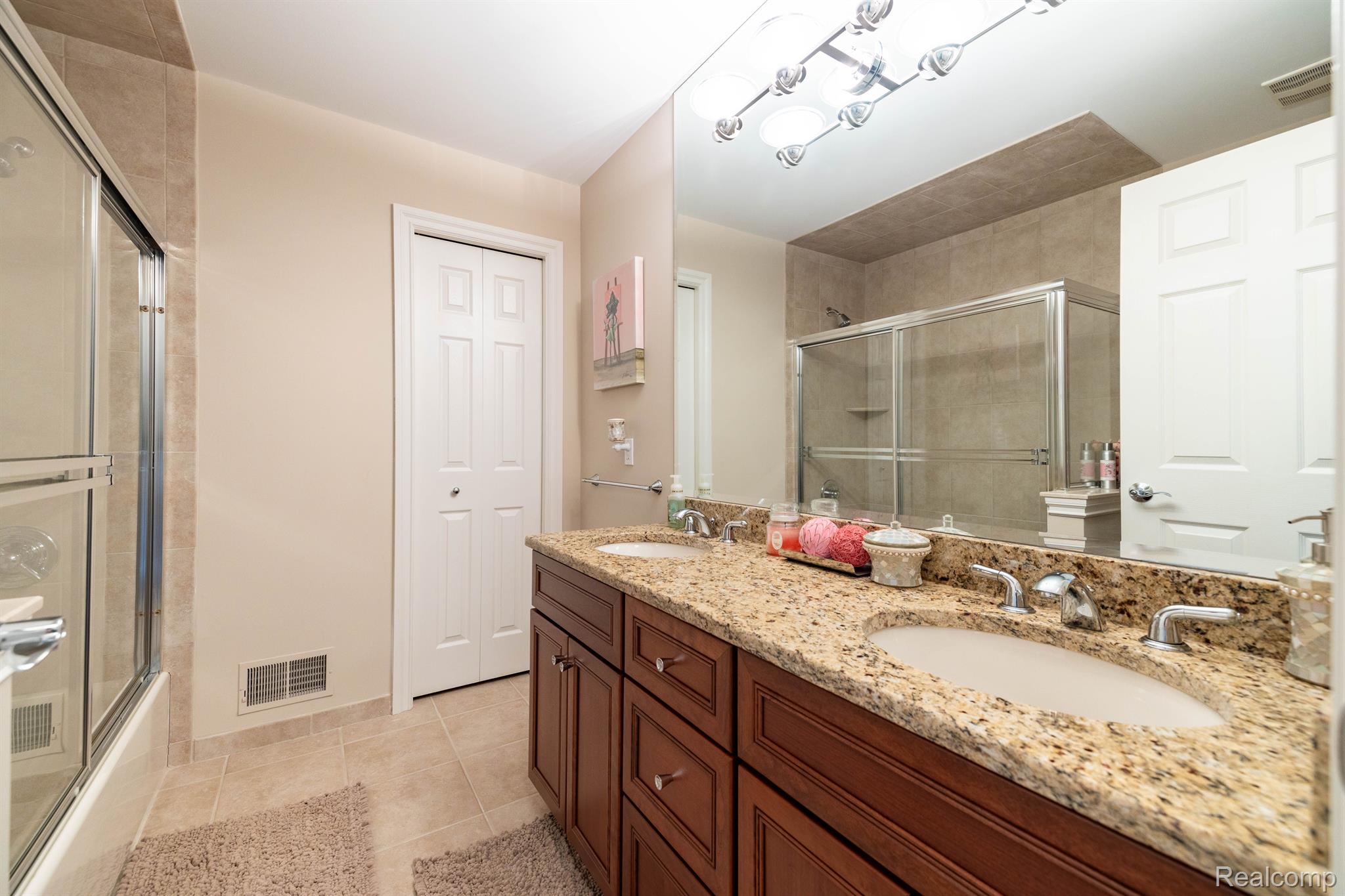 6458 ENCLAVE Drive