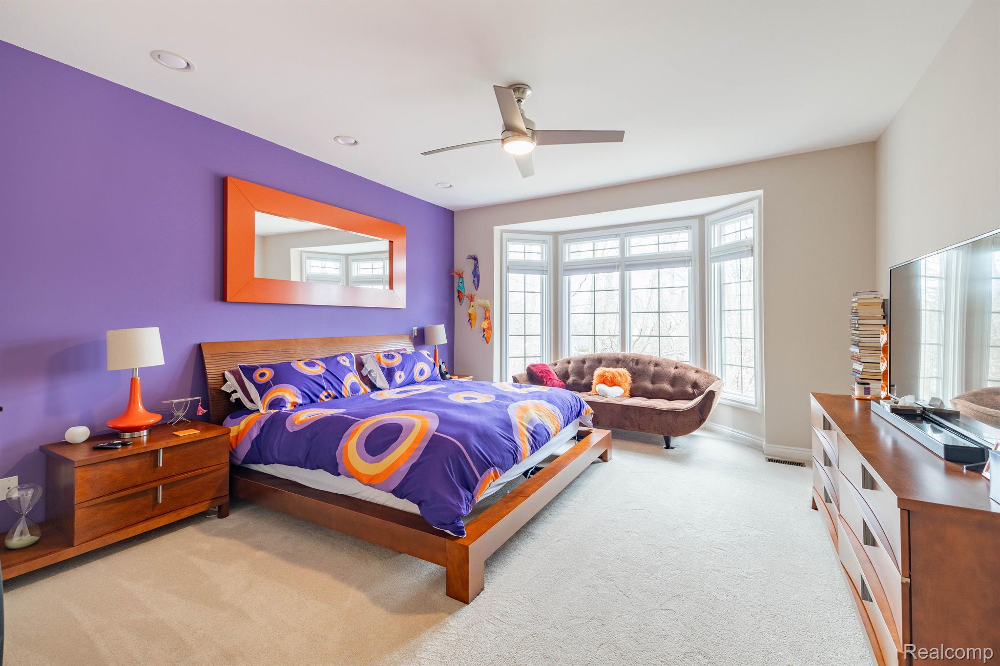 6458 ENCLAVE Drive