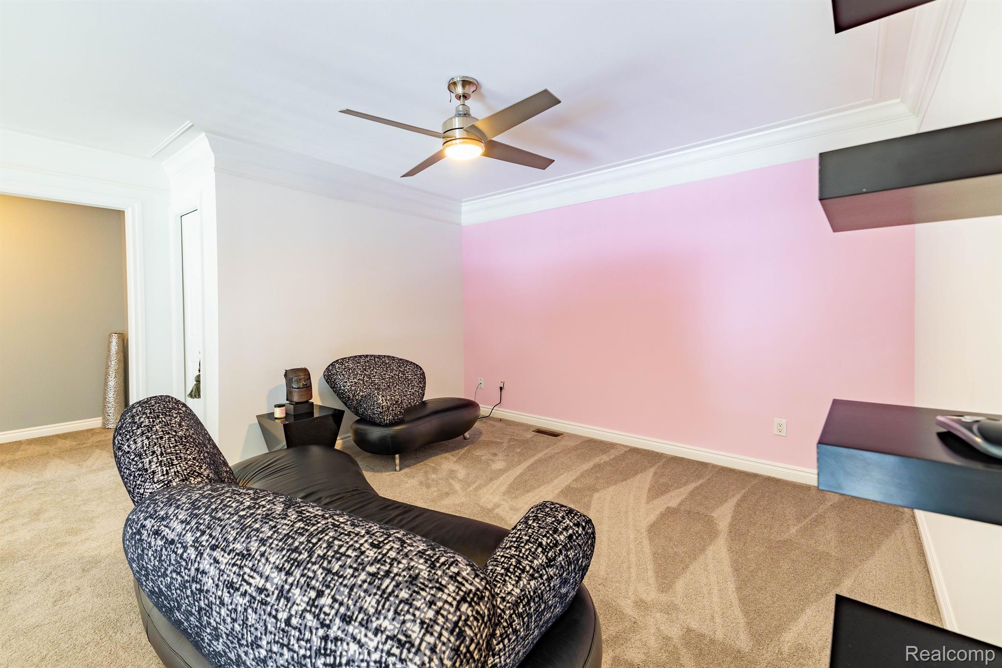 6458 ENCLAVE Drive