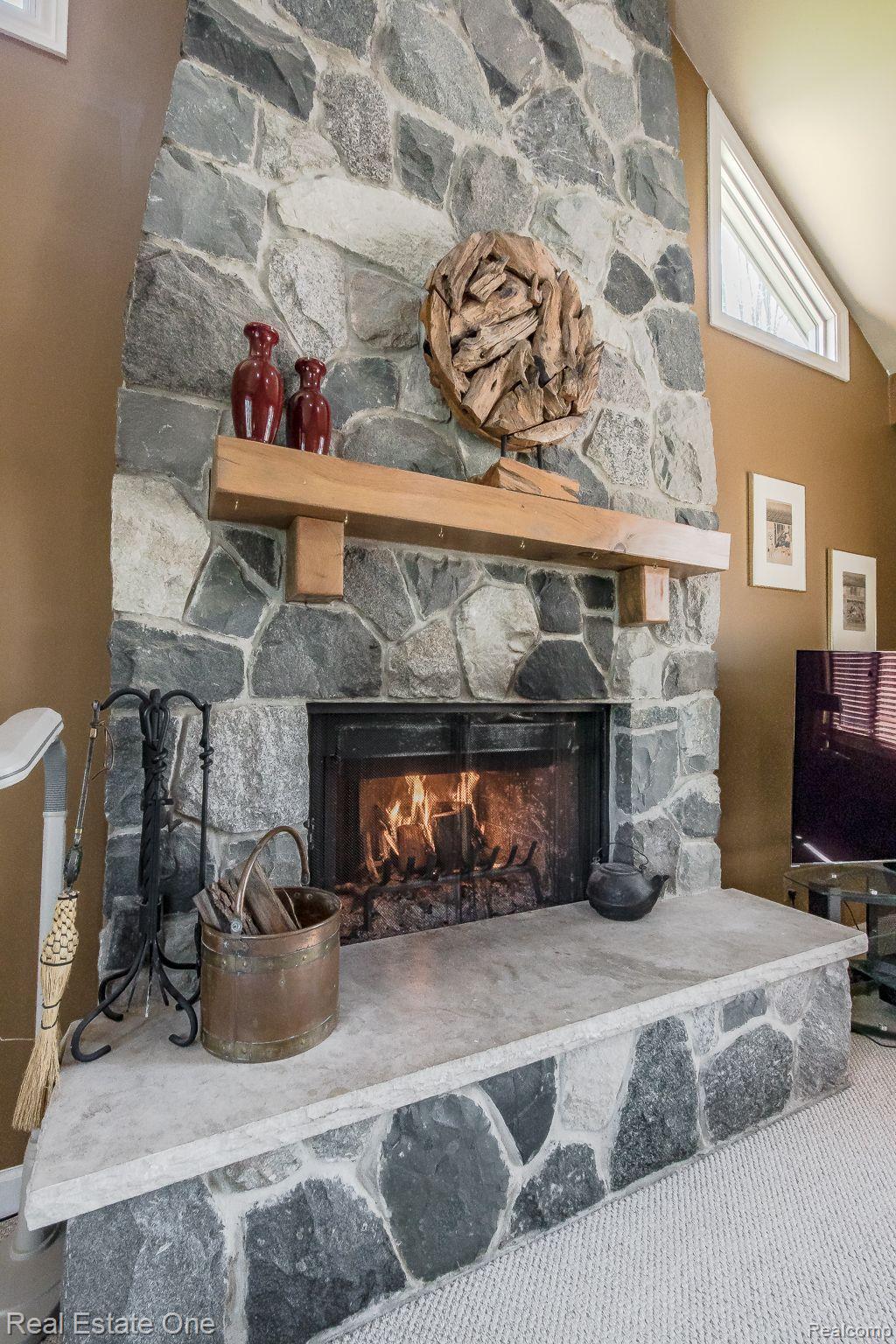 9316 LAKEBLUFF Drive