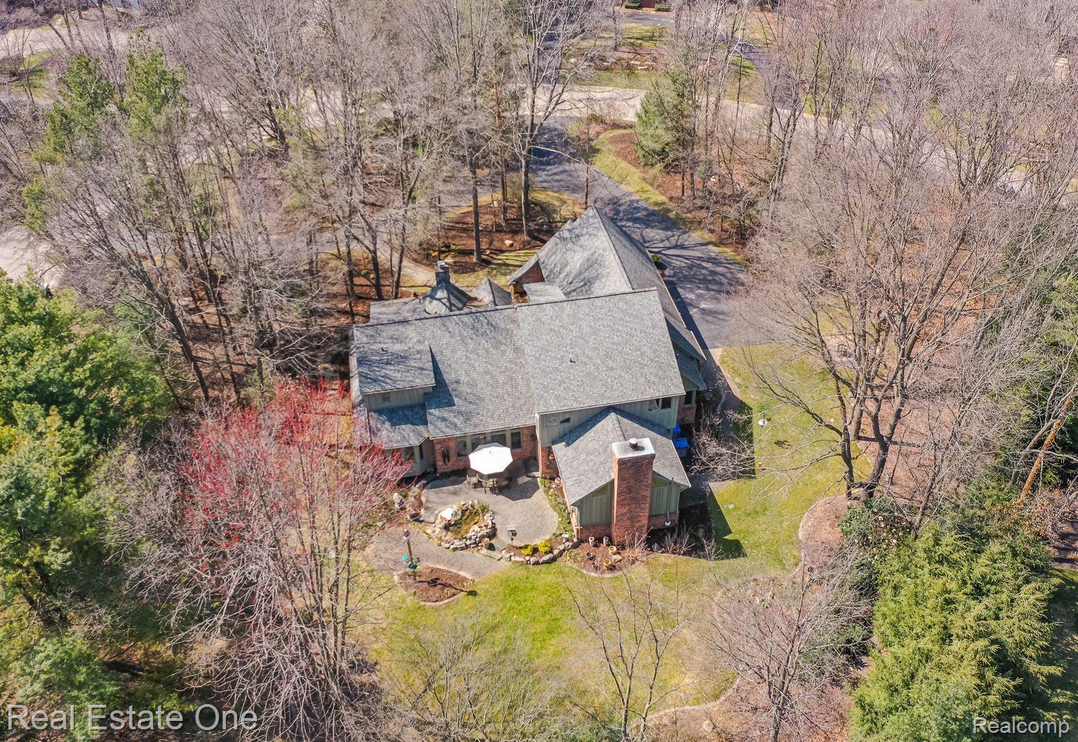 9316 LAKEBLUFF Drive