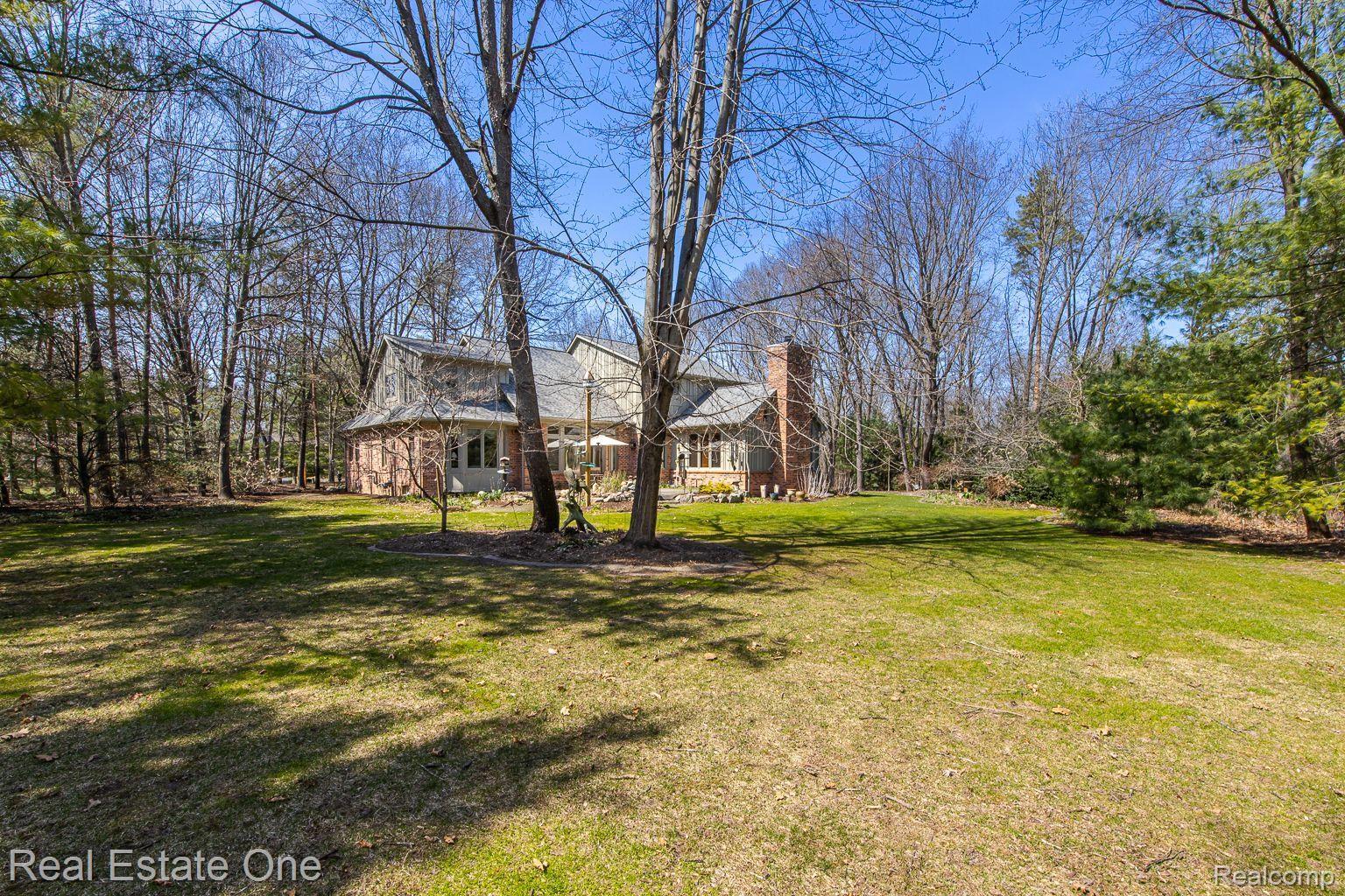 9316 LAKEBLUFF Drive