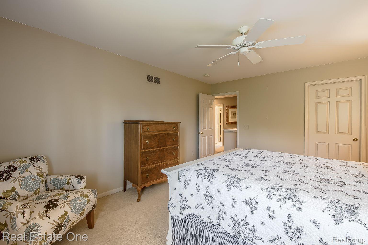 9316 LAKEBLUFF Drive