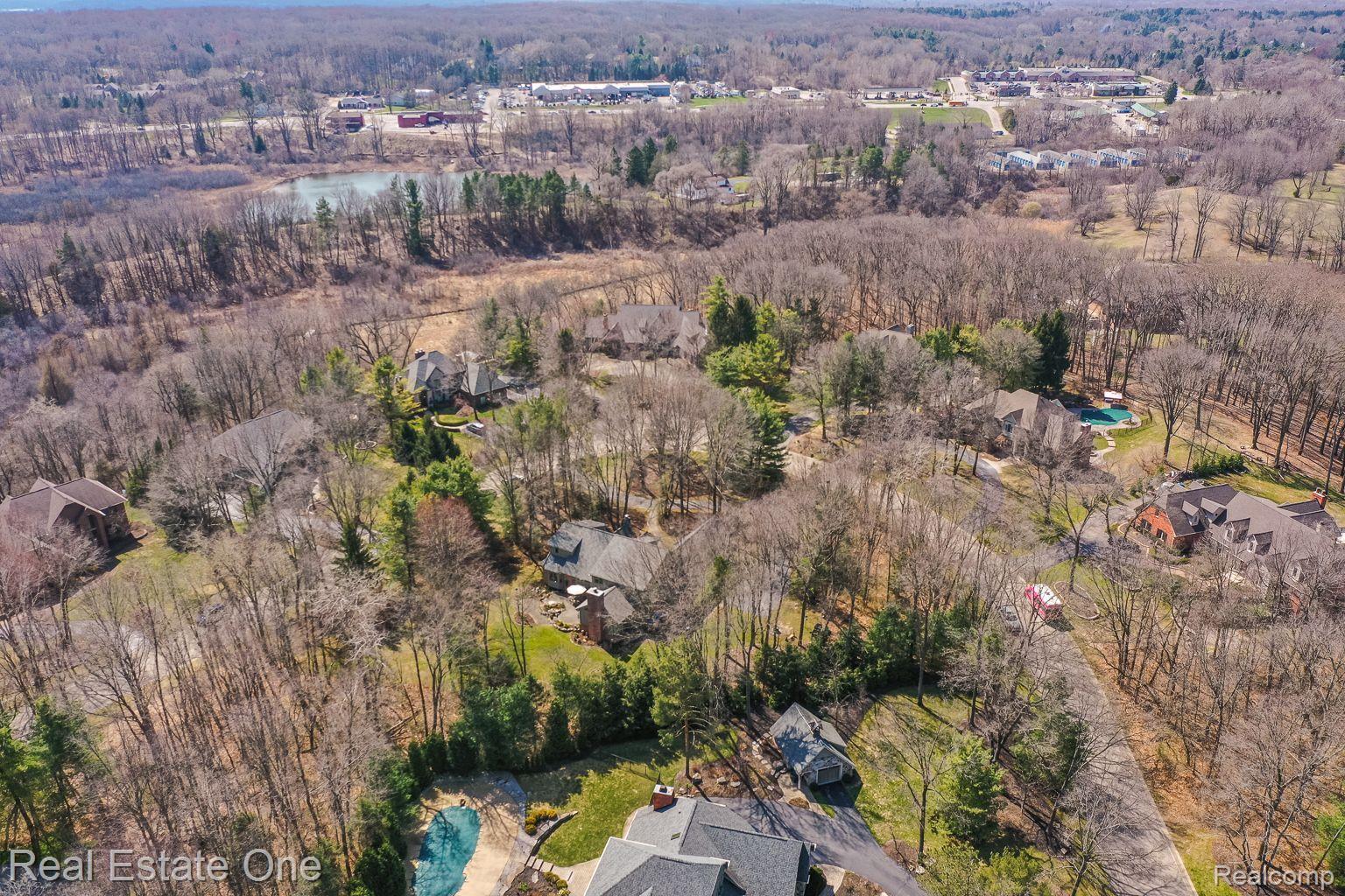 9316 LAKEBLUFF Drive