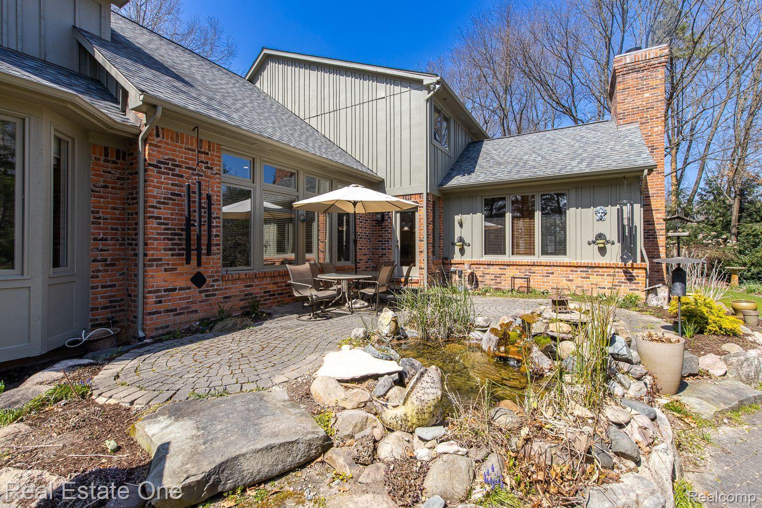 9316 LAKEBLUFF Drive