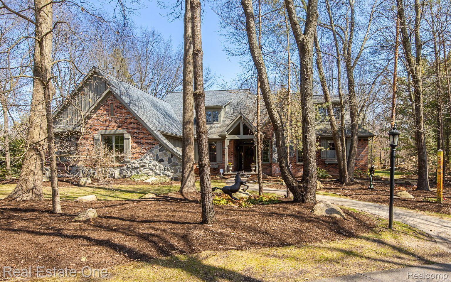 9316 LAKEBLUFF Drive