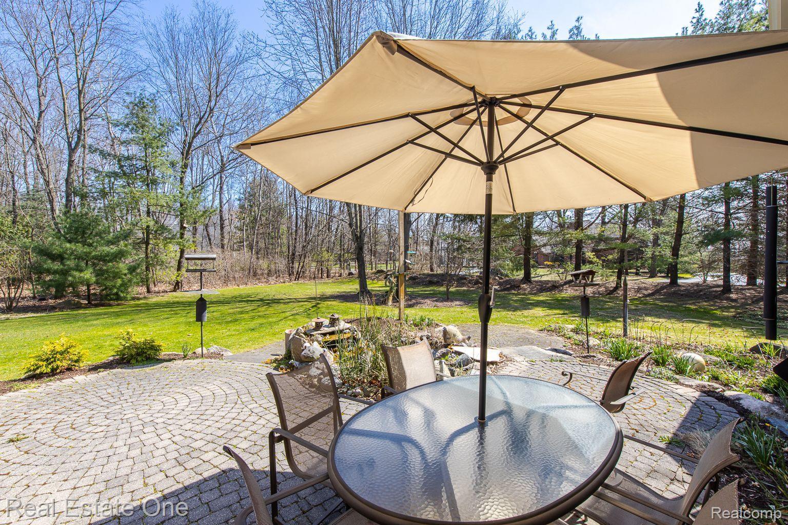 9316 LAKEBLUFF Drive