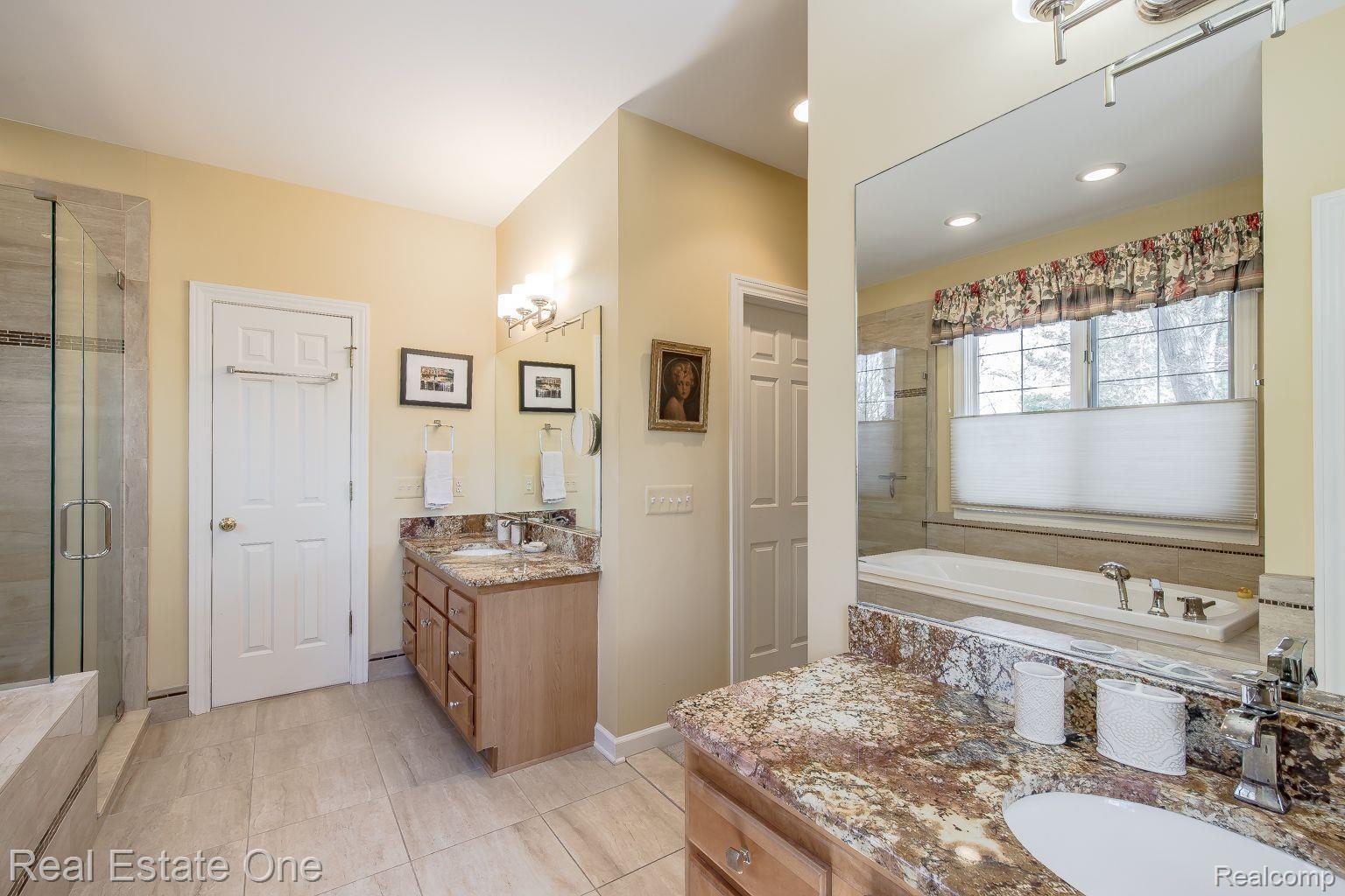 9316 LAKEBLUFF Drive