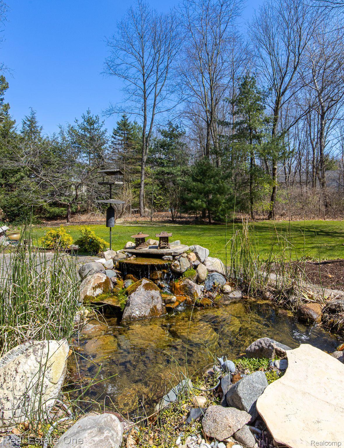 9316 LAKEBLUFF Drive