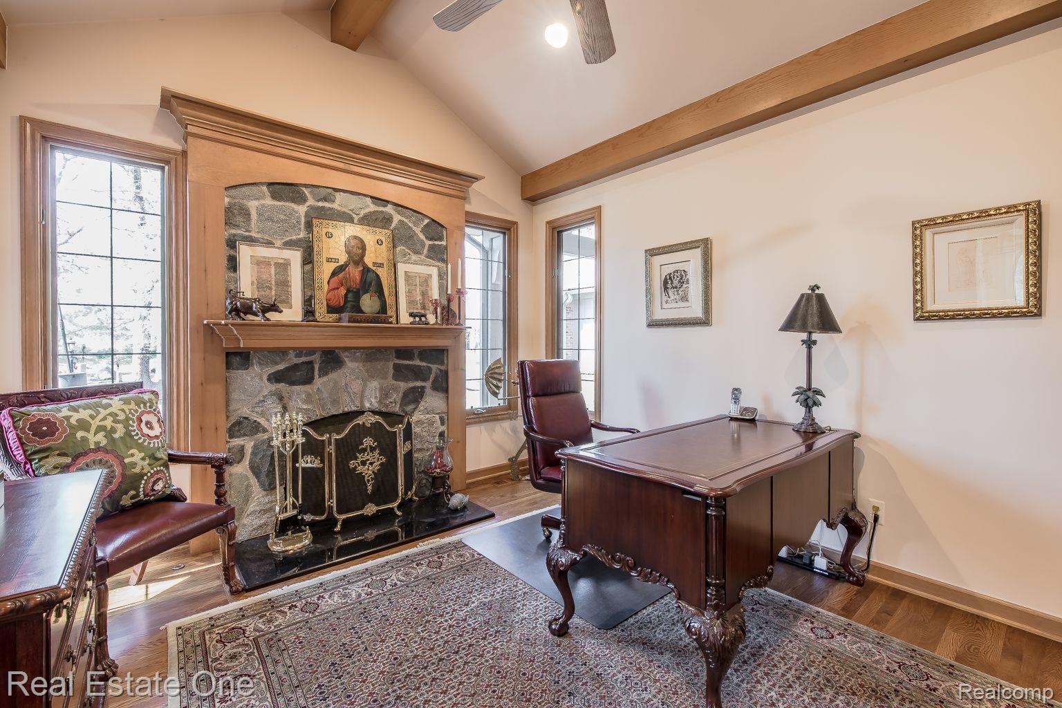 9316 LAKEBLUFF Drive