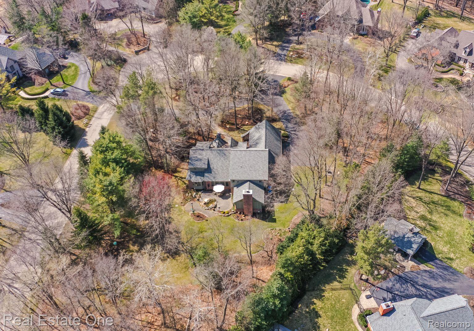 9316 LAKEBLUFF Drive