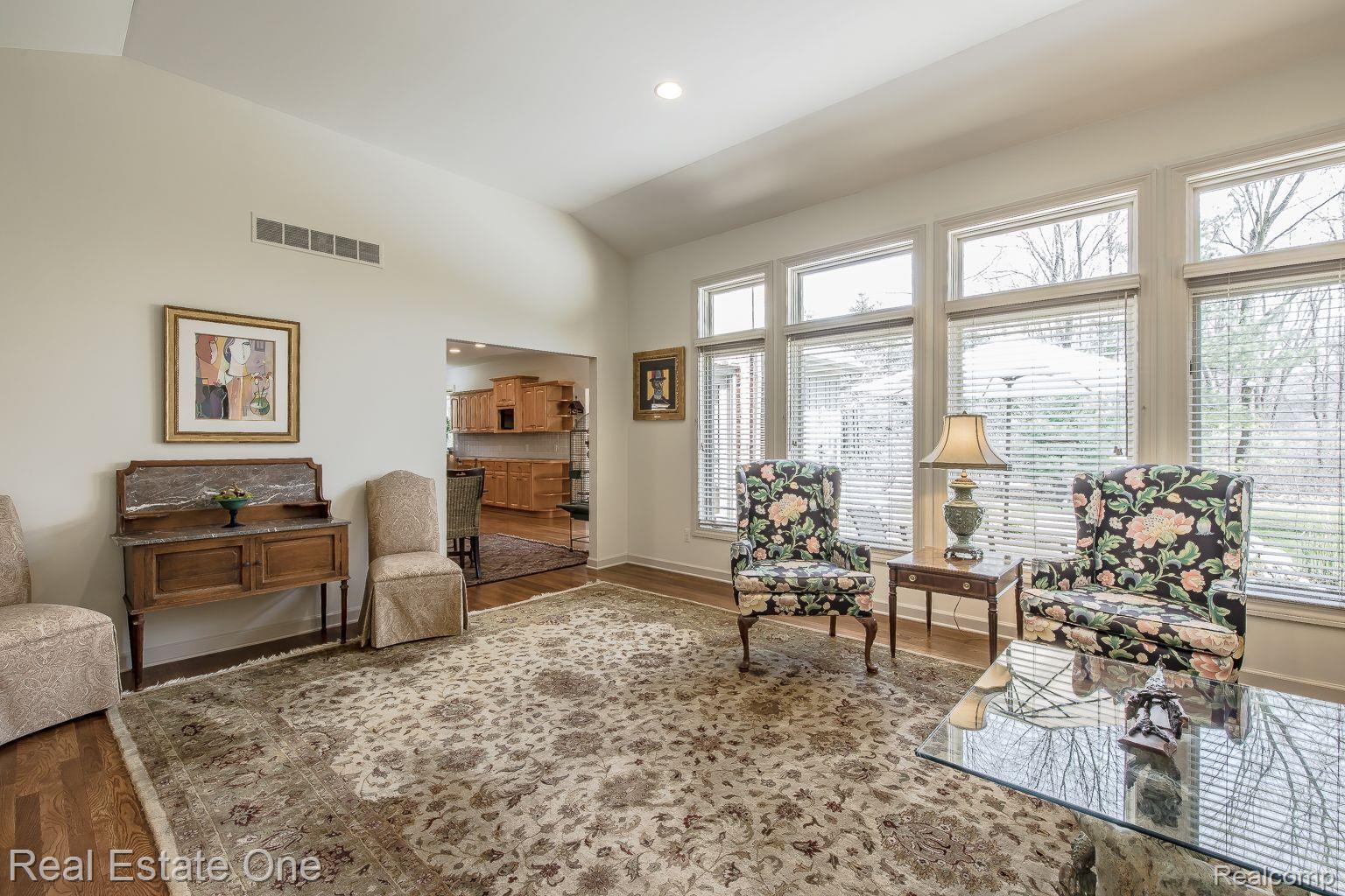 9316 LAKEBLUFF Drive