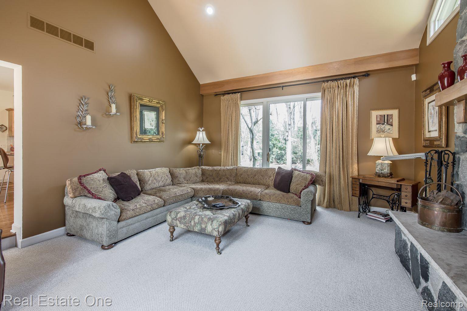 9316 LAKEBLUFF Drive