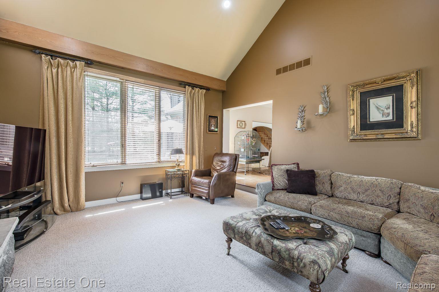 9316 LAKEBLUFF Drive